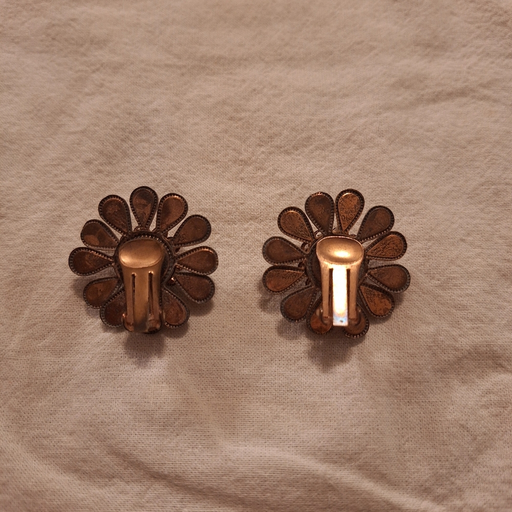 Goldstone clip-on earrings - Picture 4 of 6